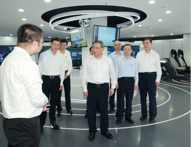 李強在江蘇調(diào)研時強調(diào)：加快推動制造業(yè)數(shù)字化轉(zhuǎn)型, 促進(jìn)專精特新企業(yè)蓬勃發(fā)展